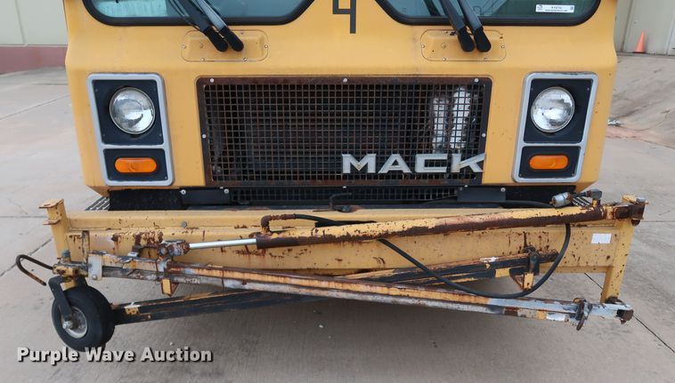 image for item KY9754 1992 Mack MR688P  paint striper truck