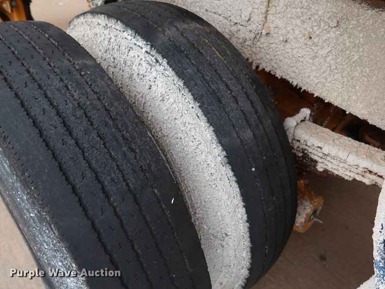 image for item KY9754 1992 Mack MR688P  paint striper truck