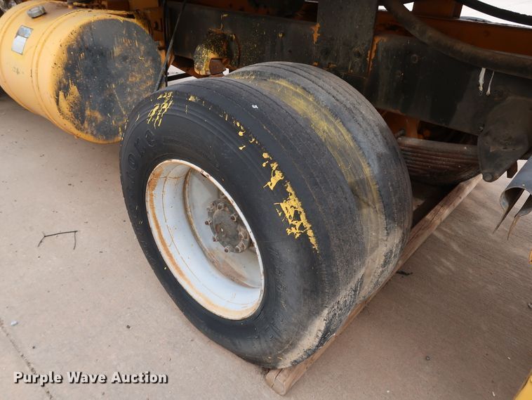 image for item KY9754 1992 Mack MR688P  paint striper truck