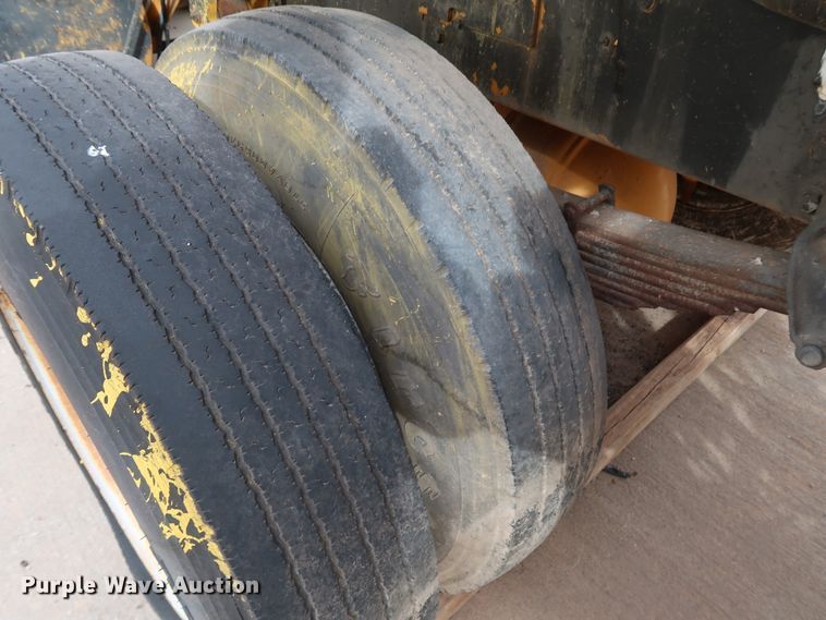 image for item KY9754 1992 Mack MR688P  paint striper truck