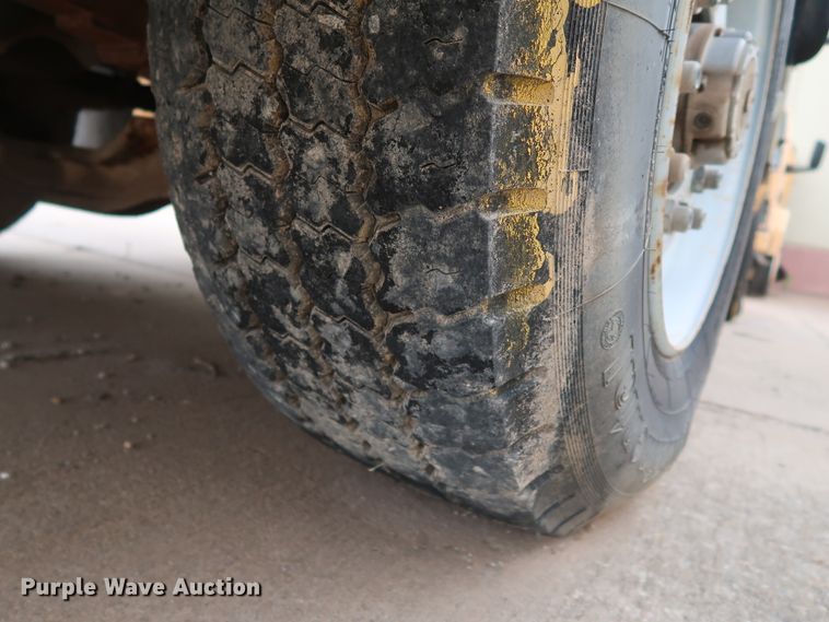 image for item KY9754 1992 Mack MR688P  paint striper truck