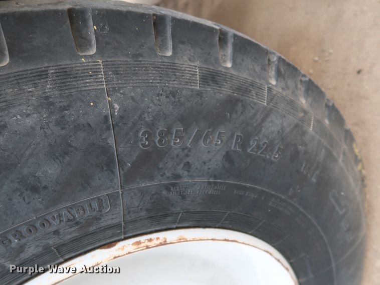 image for item KY9754 1992 Mack MR688P  paint striper truck