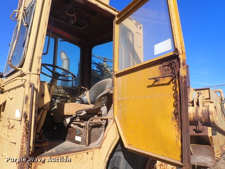 image for item DL5986 1979 Caterpillar 623B  water wagon
