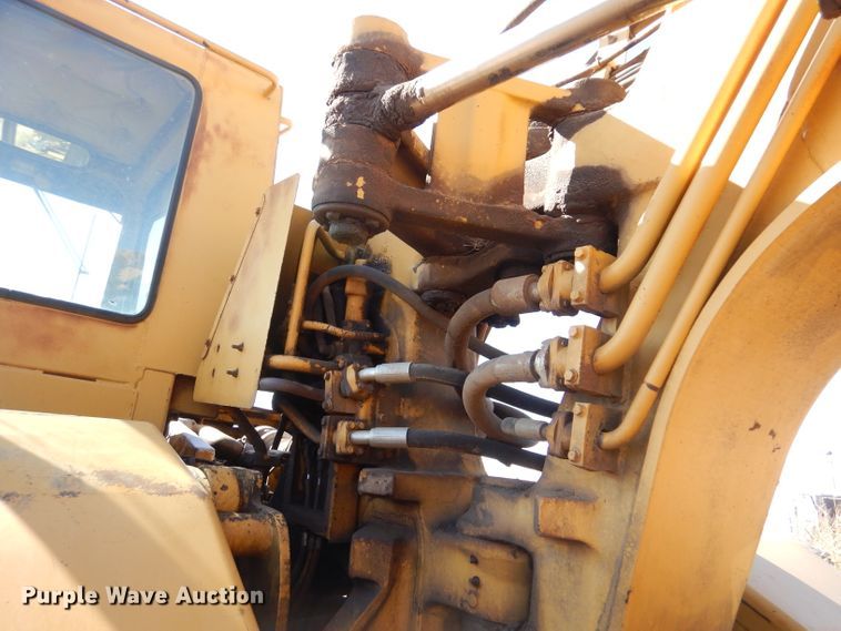 image for item DL5988 1984 Caterpillar 615  elevating scraper