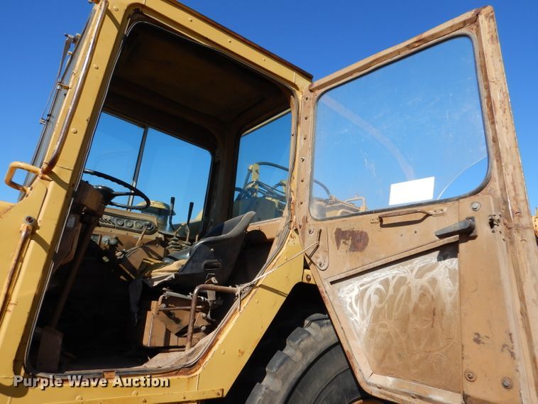 image for item DL5988 1984 Caterpillar 615  elevating scraper