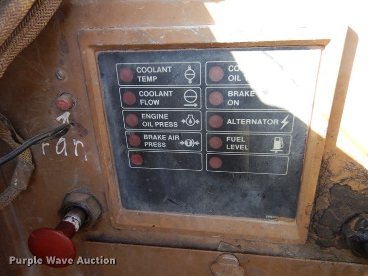 image for item DL5988 1984 Caterpillar 615  elevating scraper