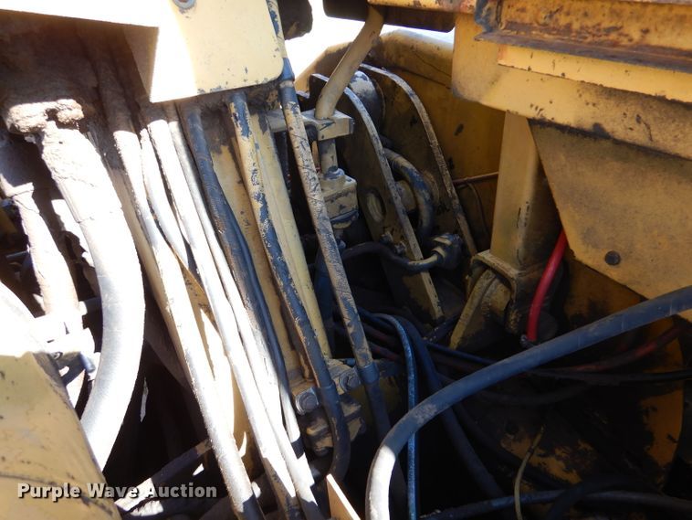 image for item DL5988 1984 Caterpillar 615  elevating scraper