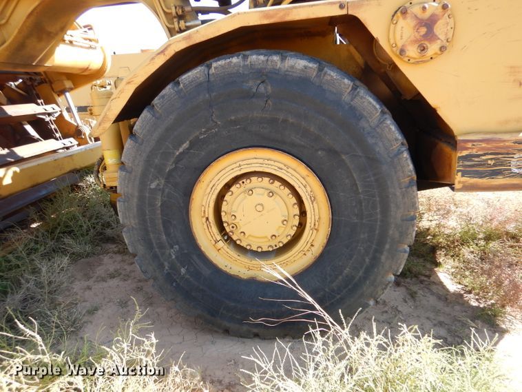 image for item DL5988 1984 Caterpillar 615  elevating scraper