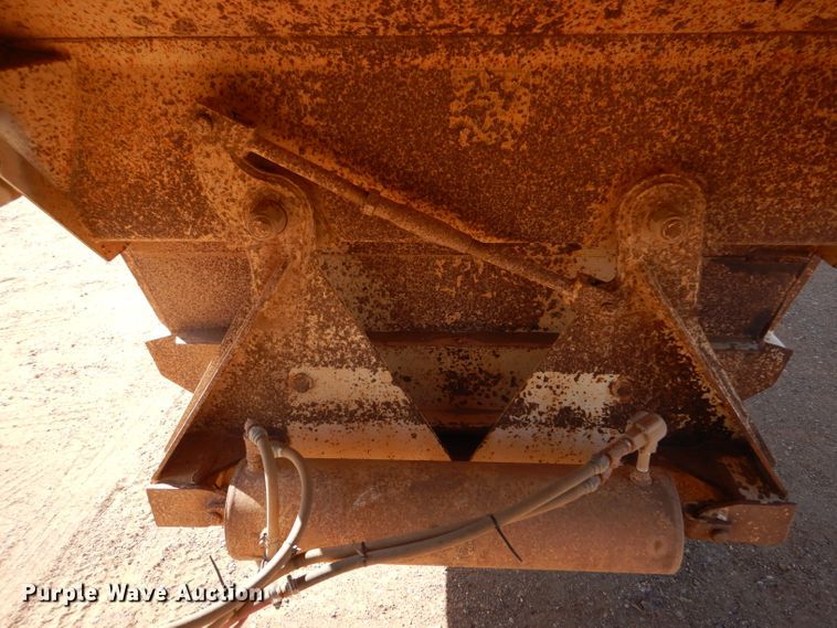 image for item DL5992 2005 CTS  bottom dump trailer