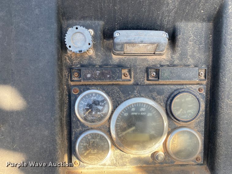 image for item DL5995 Ditch Witch JT3020 Mach 1  directional boring unit with trailer