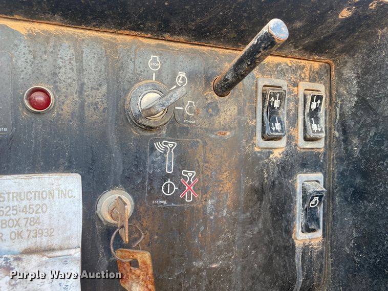 image for item DL5995 Ditch Witch JT3020 Mach 1  directional boring unit with trailer