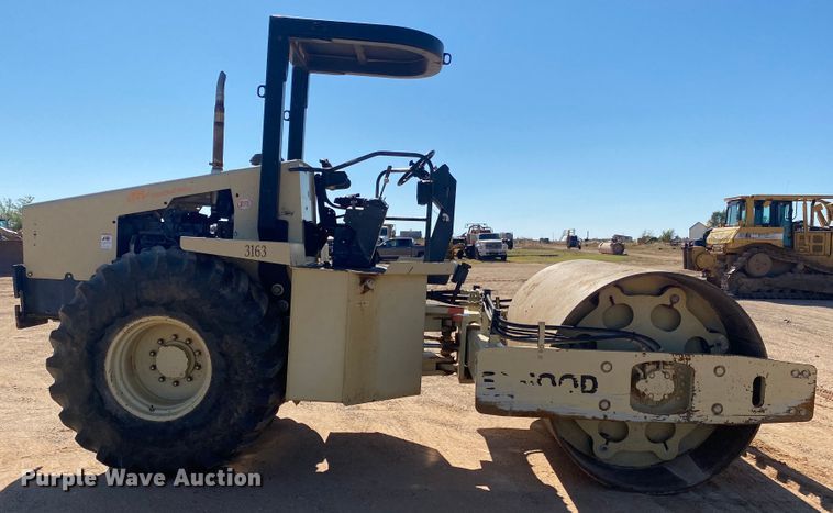 image for item DL6004 2007 Ingersoll Rand SD100D  single drum vibratory roller