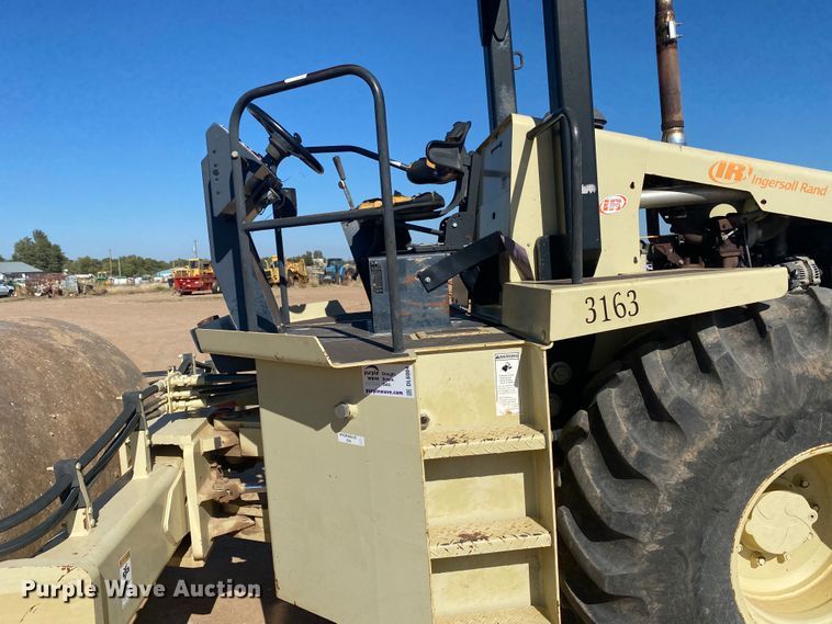 image for item DL6004 2007 Ingersoll Rand SD100D  single drum vibratory roller