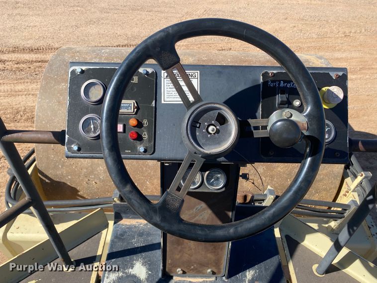 image for item DL6004 2007 Ingersoll Rand SD100D  single drum vibratory roller