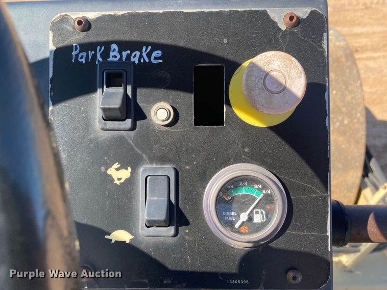 image for item DL6004 2007 Ingersoll Rand SD100D  single drum vibratory roller