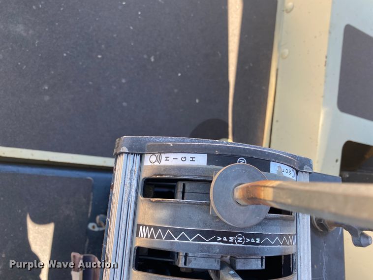 image for item DL6004 2007 Ingersoll Rand SD100D  single drum vibratory roller