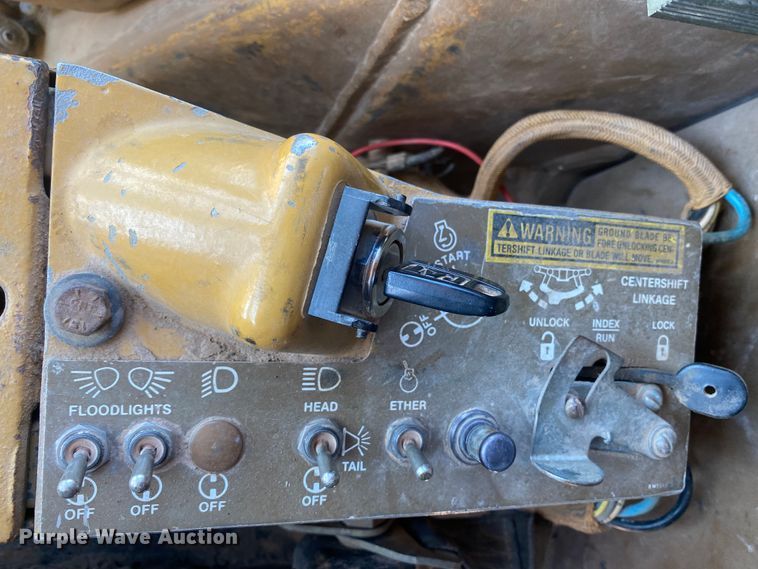 image for item DL6005 1993 Caterpillar 140G  motor grader