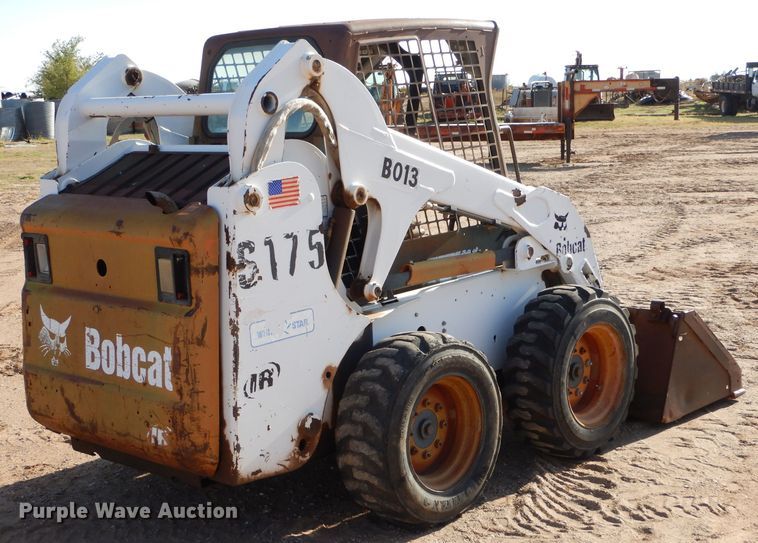 image for item DL6007 2001 Bobcat S175  skid steer loader