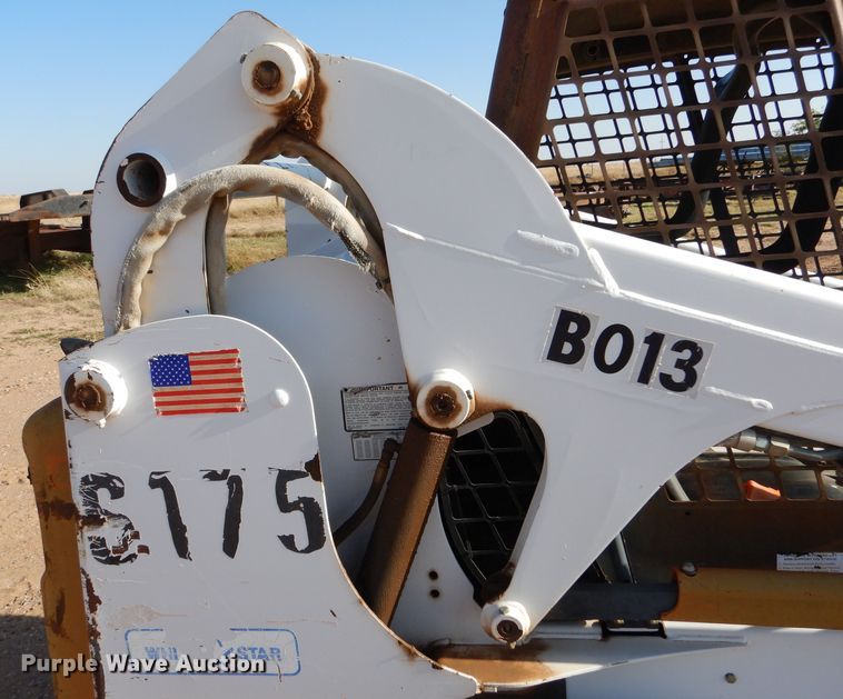 image for item DL6007 2001 Bobcat S175  skid steer loader