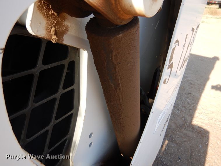 image for item DL6007 2001 Bobcat S175  skid steer loader