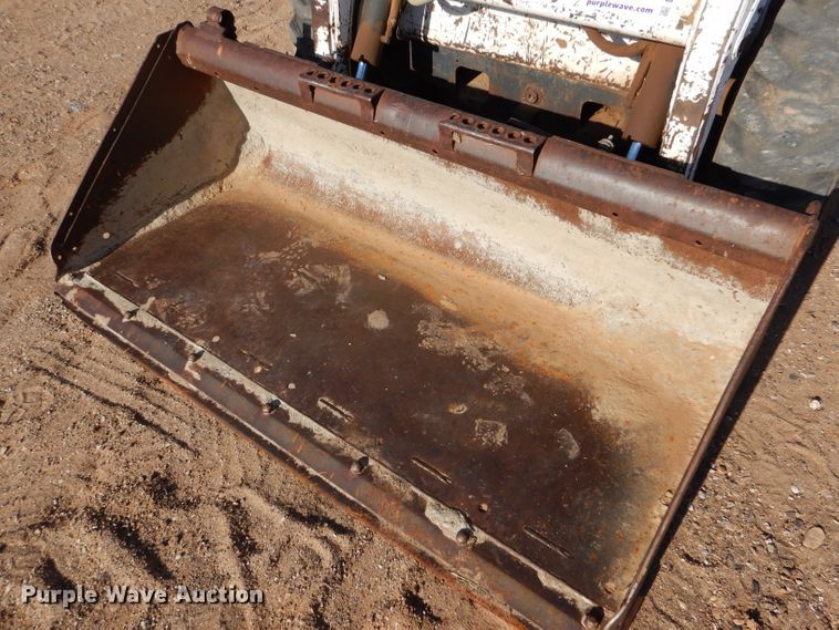 image for item DL6007 2001 Bobcat S175  skid steer loader