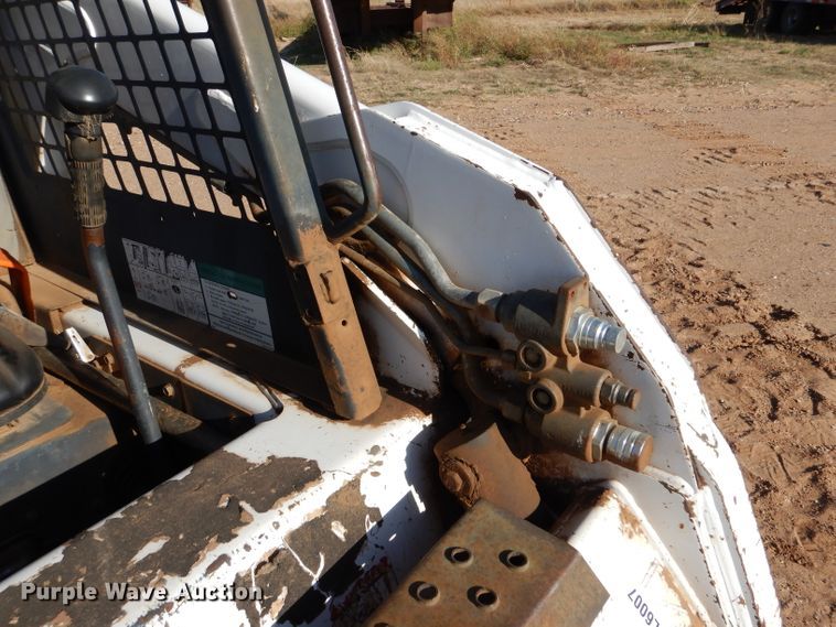 image for item DL6007 2001 Bobcat S175  skid steer loader