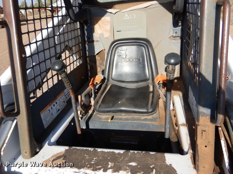 image for item DL6007 2001 Bobcat S175  skid steer loader
