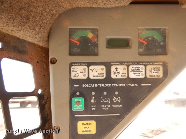 image for item DL6007 2001 Bobcat S175  skid steer loader