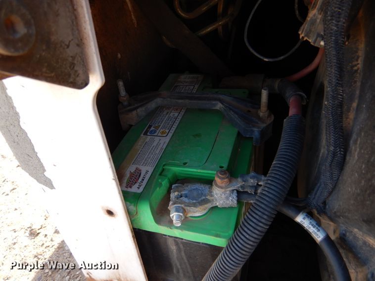 image for item DL6007 2001 Bobcat S175  skid steer loader