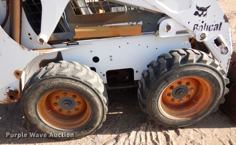 image for item DL6007 2001 Bobcat S175  skid steer loader