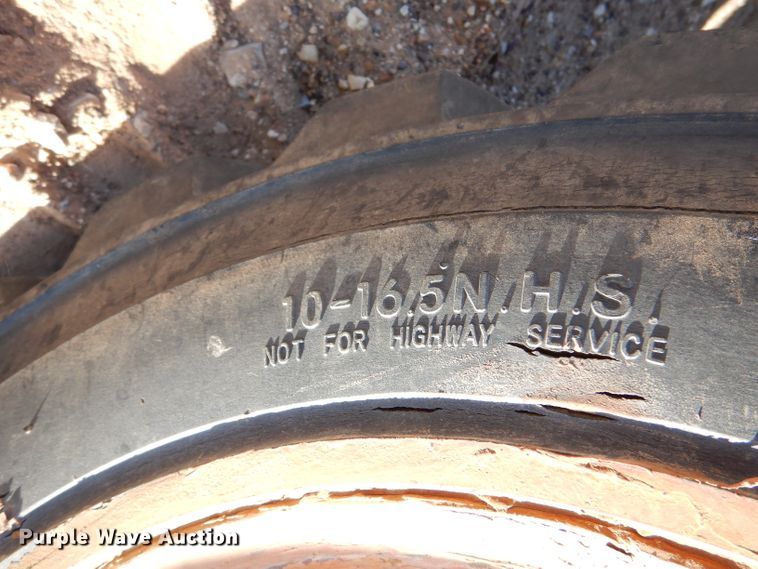 image for item DL6007 2001 Bobcat S175  skid steer loader