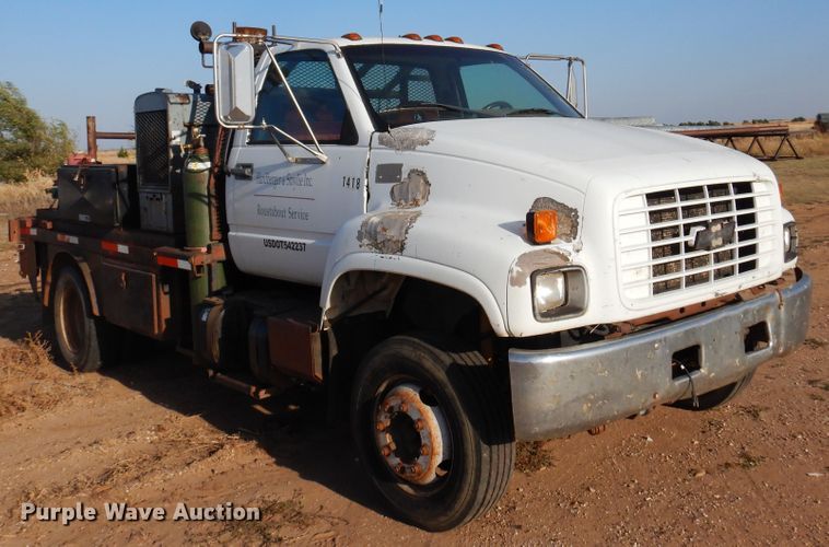 image for item DL6008 2000 Chevrolet C6500  winch truck