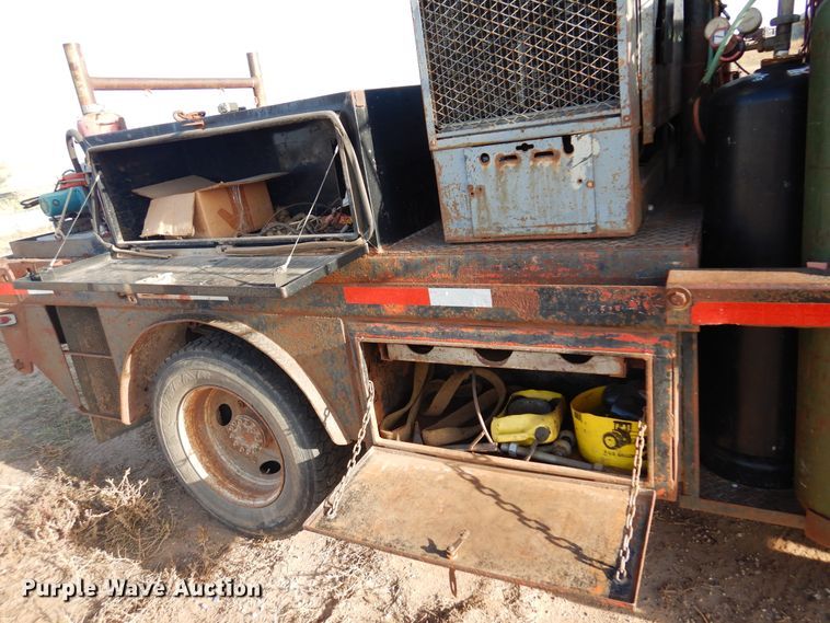 image for item DL6008 2000 Chevrolet C6500  winch truck