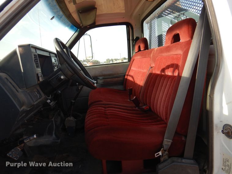 image for item DL6008 2000 Chevrolet C6500  winch truck