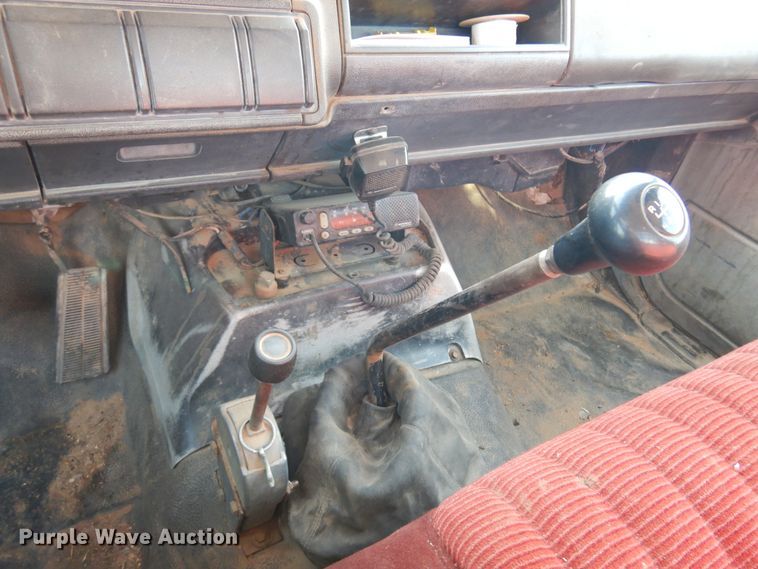 image for item DL6008 2000 Chevrolet C6500  winch truck