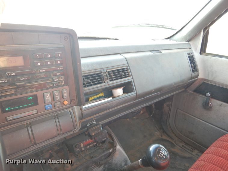 image for item DL6008 2000 Chevrolet C6500  winch truck