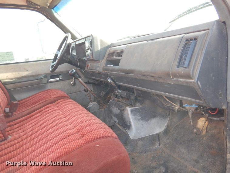 image for item DL6008 2000 Chevrolet C6500  winch truck