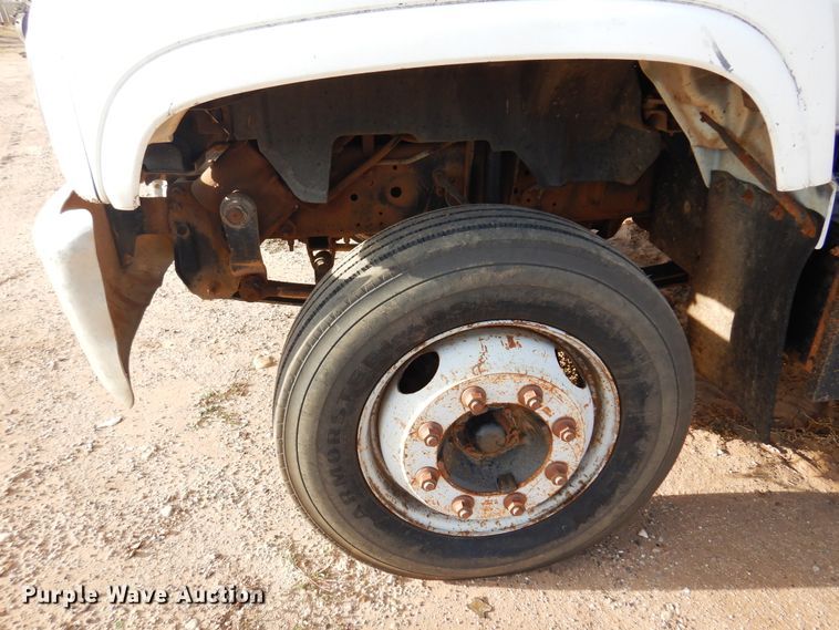 image for item DL6008 2000 Chevrolet C6500  winch truck