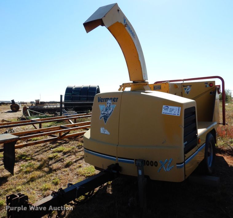 image for item DL6019 2005 Vermeer BC1000XL  wood chipper