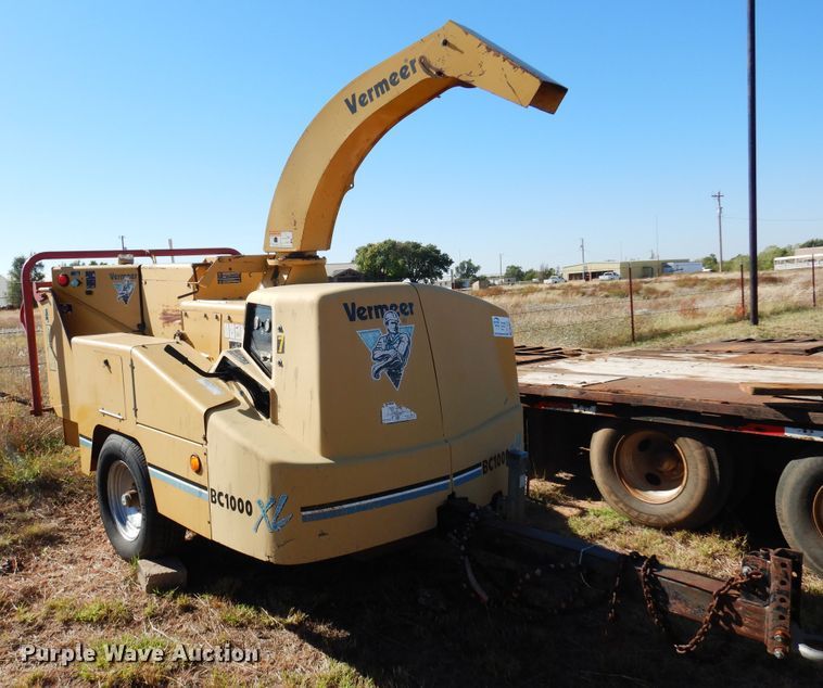 image for item DL6019 2005 Vermeer BC1000XL  wood chipper