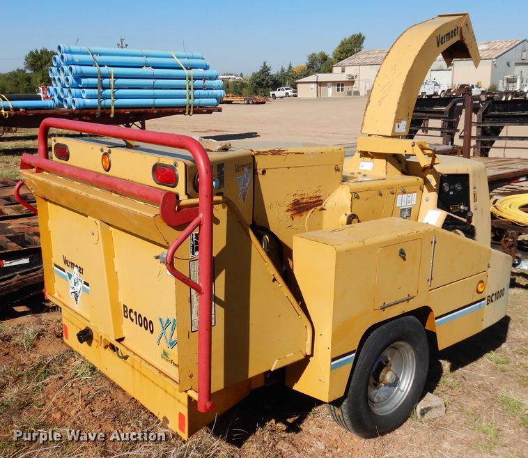 image for item DL6019 2005 Vermeer BC1000XL  wood chipper