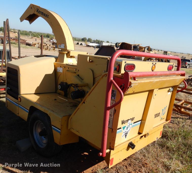 image for item DL6019 2005 Vermeer BC1000XL  wood chipper