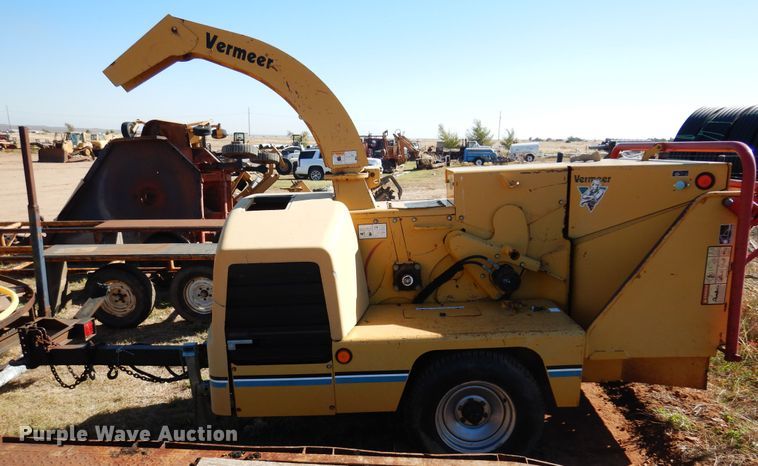 image for item DL6019 2005 Vermeer BC1000XL  wood chipper