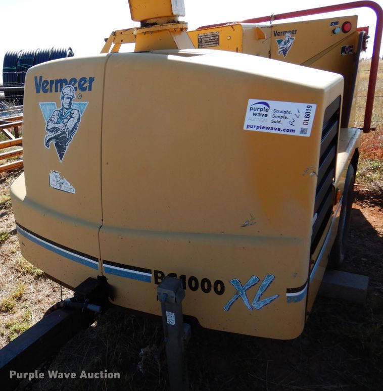 image for item DL6019 2005 Vermeer BC1000XL  wood chipper
