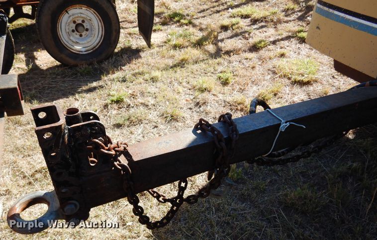 image for item DL6019 2005 Vermeer BC1000XL  wood chipper