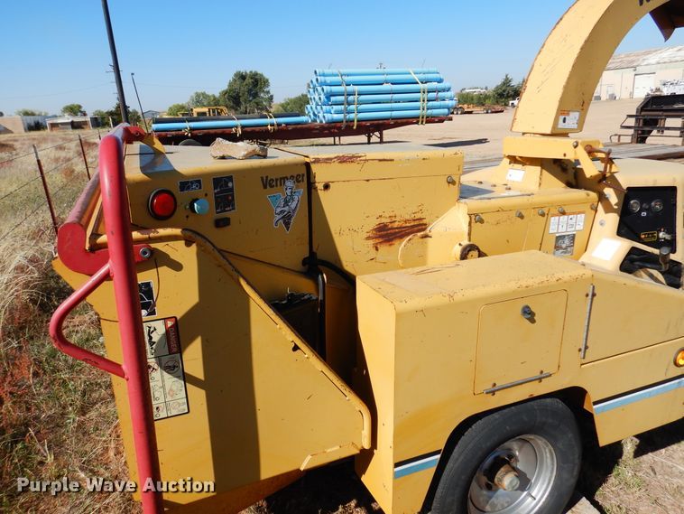 image for item DL6019 2005 Vermeer BC1000XL  wood chipper
