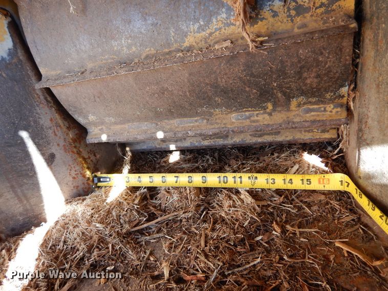 image for item DL6019 2005 Vermeer BC1000XL  wood chipper