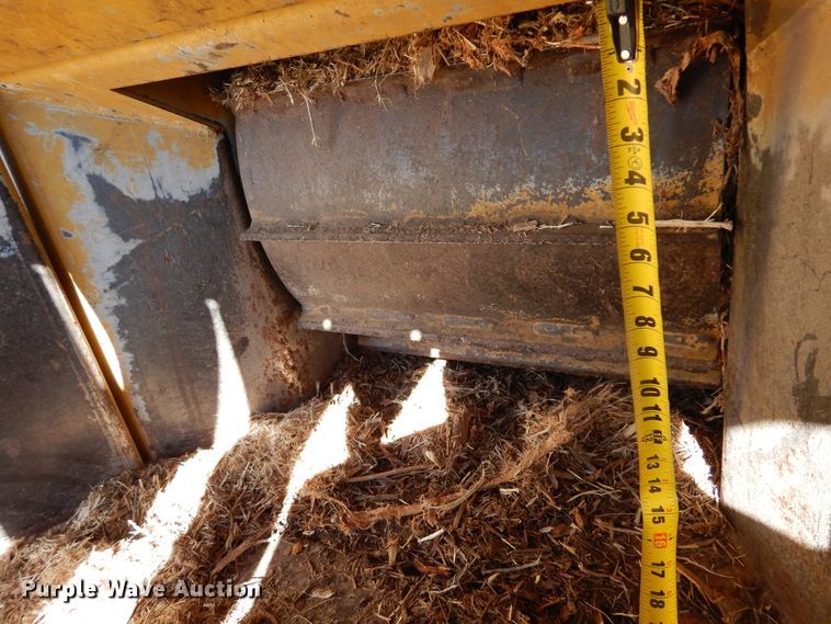 image for item DL6019 2005 Vermeer BC1000XL  wood chipper