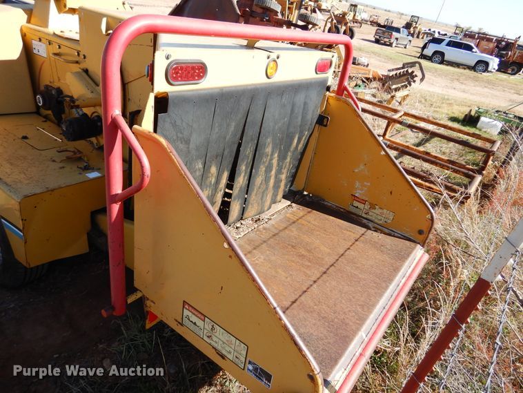 image for item DL6019 2005 Vermeer BC1000XL  wood chipper
