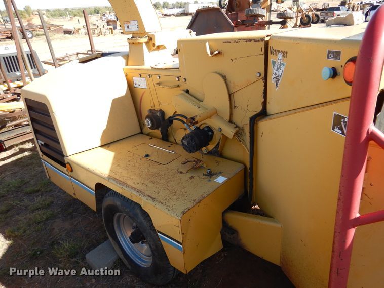 image for item DL6019 2005 Vermeer BC1000XL  wood chipper